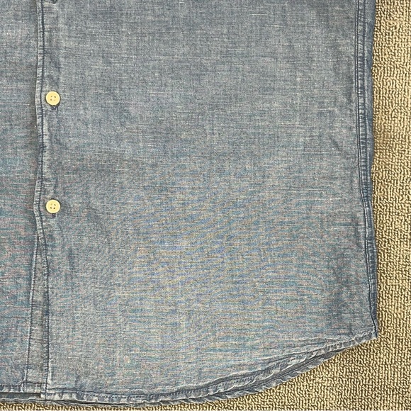 Uniqlo Shirt Large Blue Chambray Button Up Short Sleeve Linen Blend Preppy Men - Picture 8 of 12